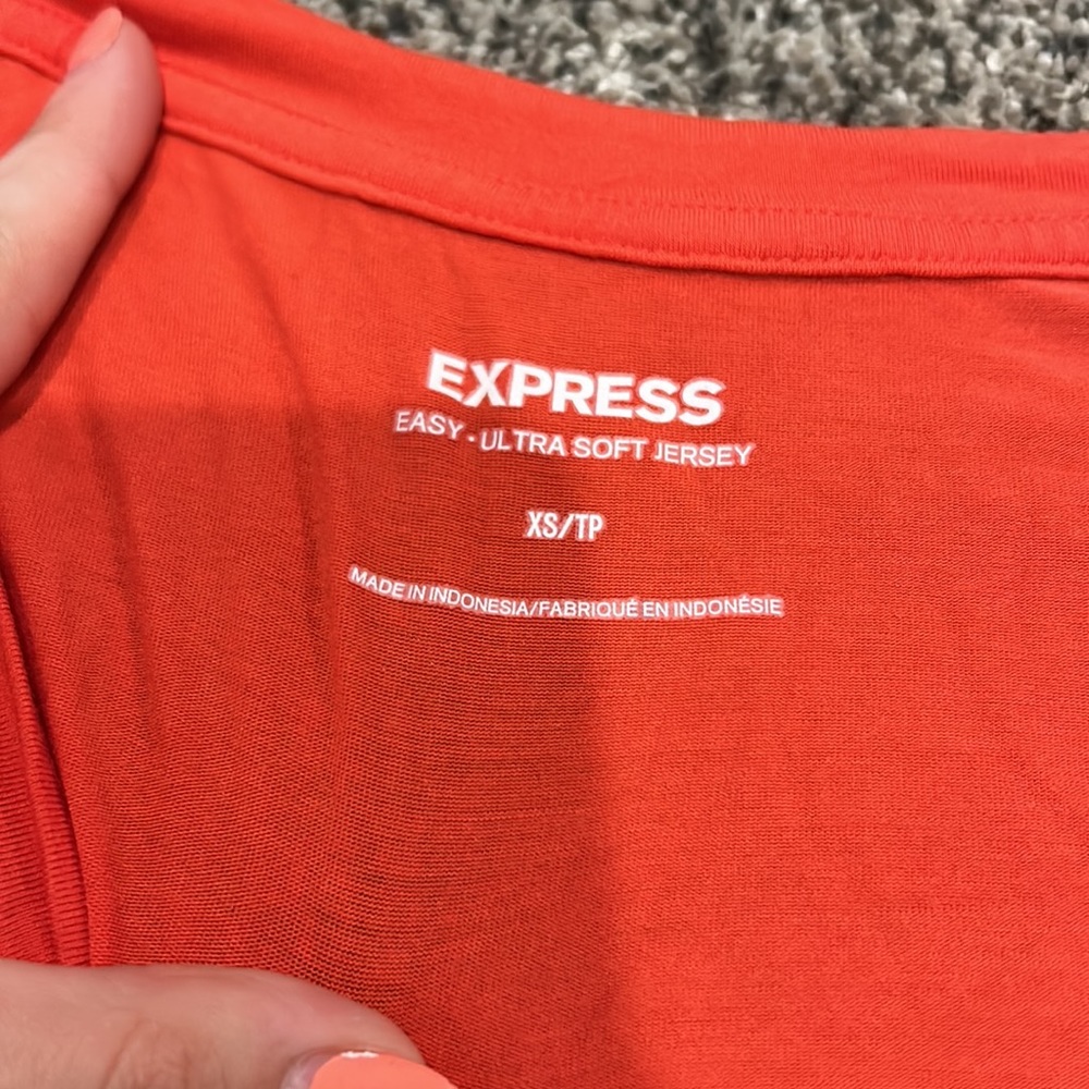 Express Tee - Picture 2 of 2